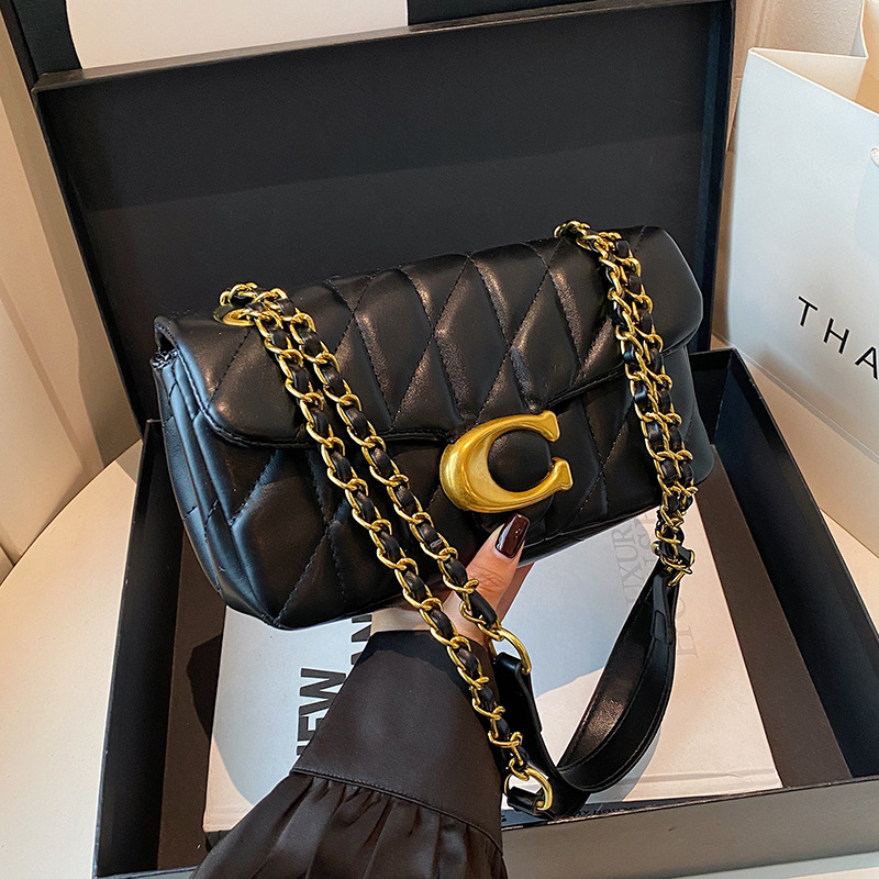 Chain Crossbody Quilted - Tas Selempang Kulit Wanita Model Quilted