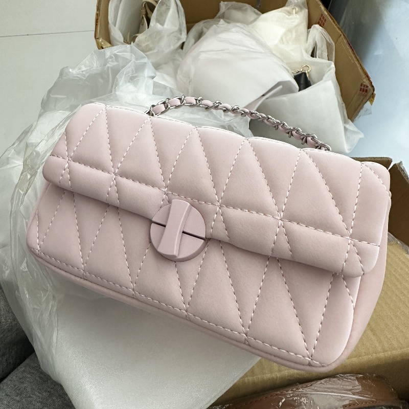 Chain Crossbody Quilted - Tas Selempang Rantai Berlapis Elegan, Tas