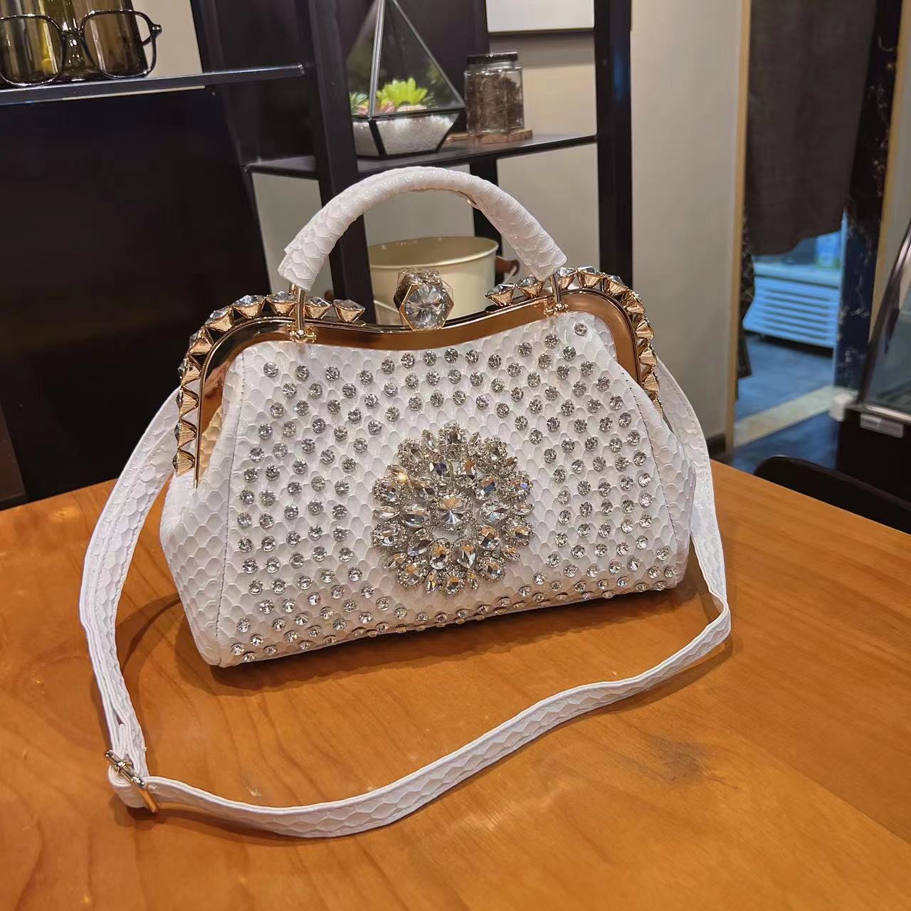 Tas jinjing atas berlian imita - Structured Handbag Top Handle ulasan dan harga