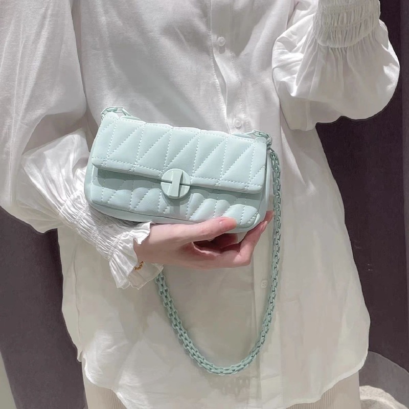 Tas Selempang Rantai Berlapis  - Chain Crossbody Quilted ulasan dan harga